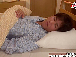 สาวเอเชียตัวเล็กครีมพายแบบหมู่ที่โรงแรม ความยาวกว่า 1 ชั่วโมง